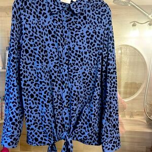 Belle by Kim Gravel size small tie front blouse.